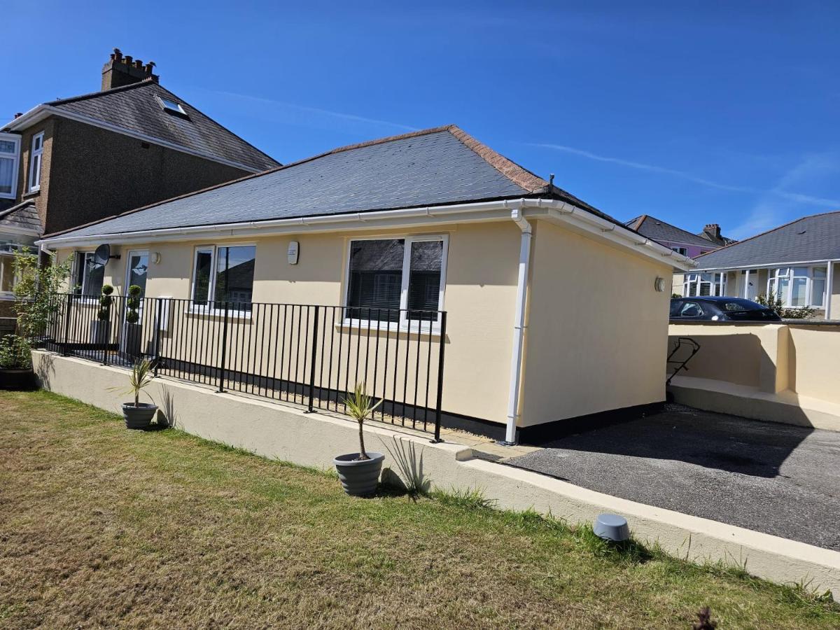 Two Bedroom Detached Modern Bungalow Close To Plymouth Argyle Fc Eksteriør billede